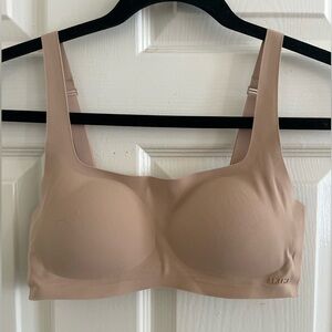 Skims Naked Scoop Bra in Clay
